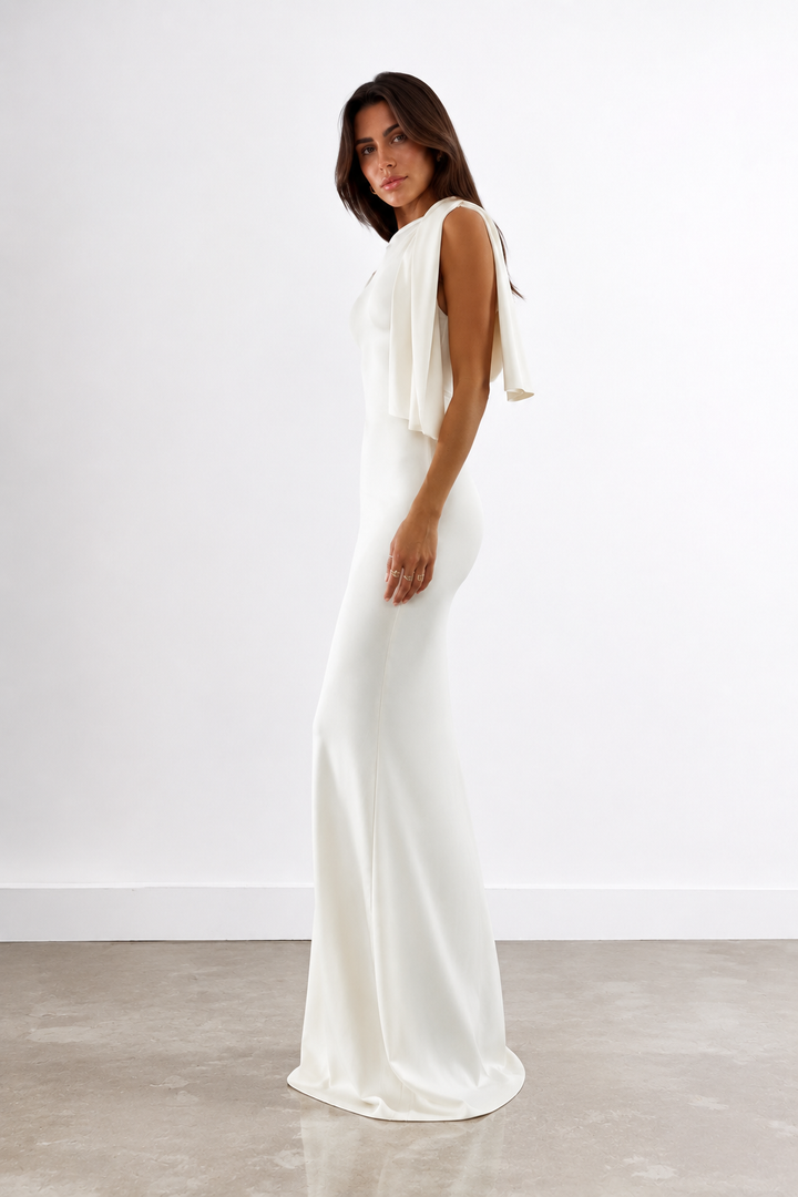 Robe Longue Élégance Épaule Drapée